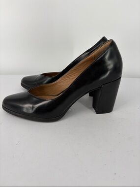 🦊 Clarks Black Leather Block Heel Pumps